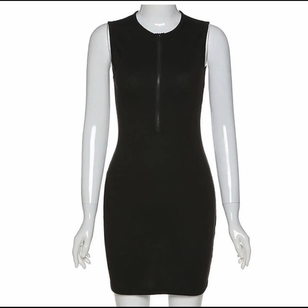 Short Sleeveless dress
